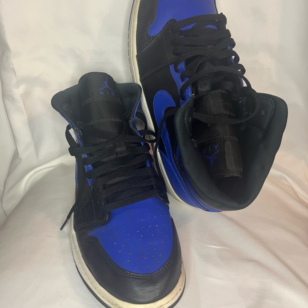 Air Jordan 1 Hyper Royal Blue/Black  High-Top Sneakers - Picture 3 of 5